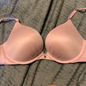 Victoria’s Secret 32D FABULOUS push up